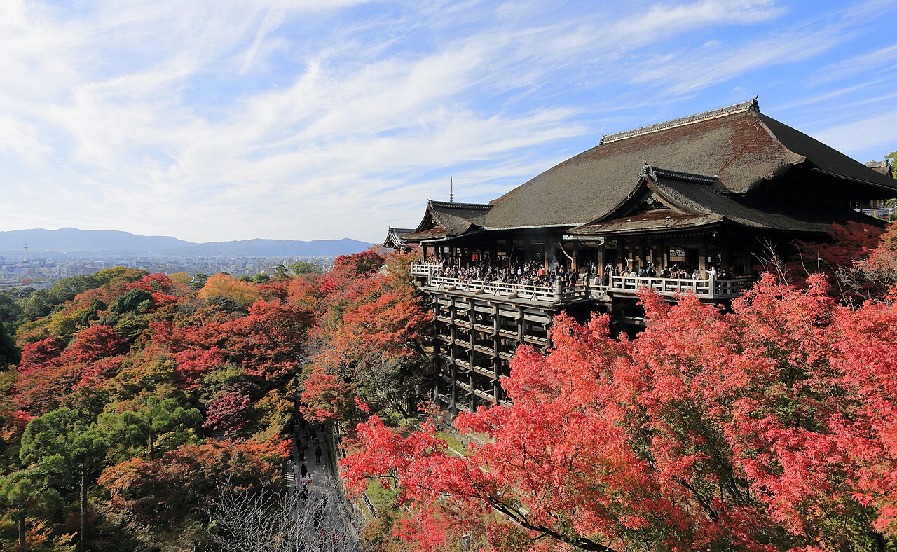 Kiyomizu-dera, Kyoto, November 2016 -01.jpg
