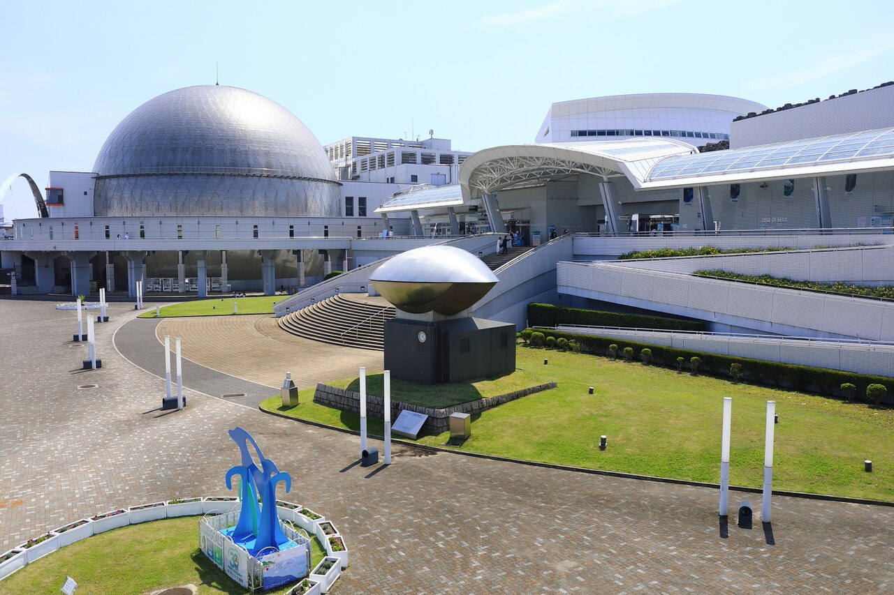 Port of Nagoya Public Aquarium Exterior (1), Minato-machi Minato Ward Nagoya 2022.jpg