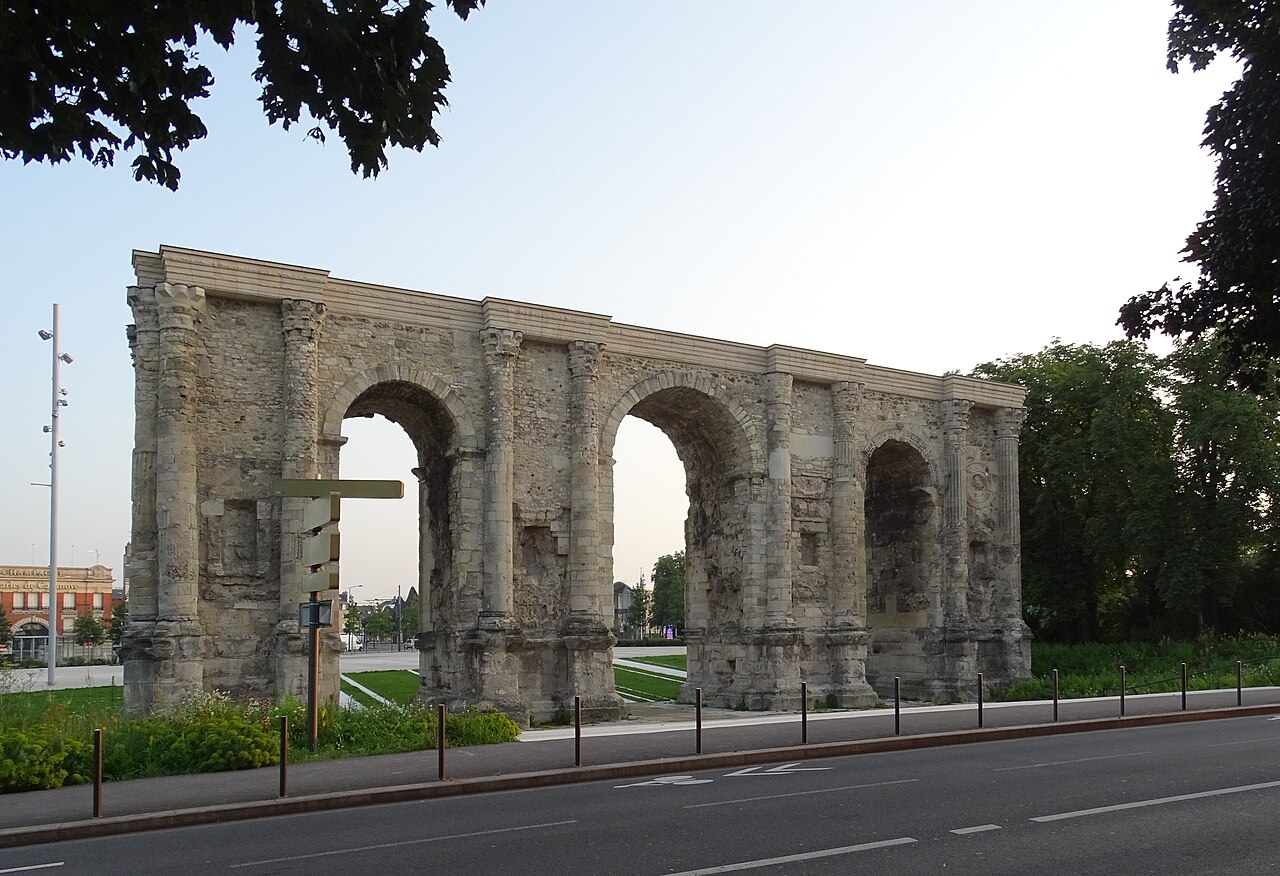 Porte Mars, the 3rd-century Roman triumphal arch in Reims