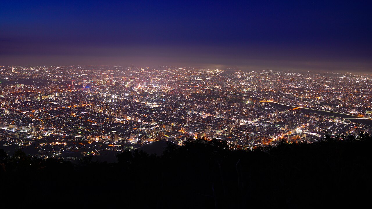 File:City nightscape of Sapporo from Mt. Moiwa 20260703b.jpg