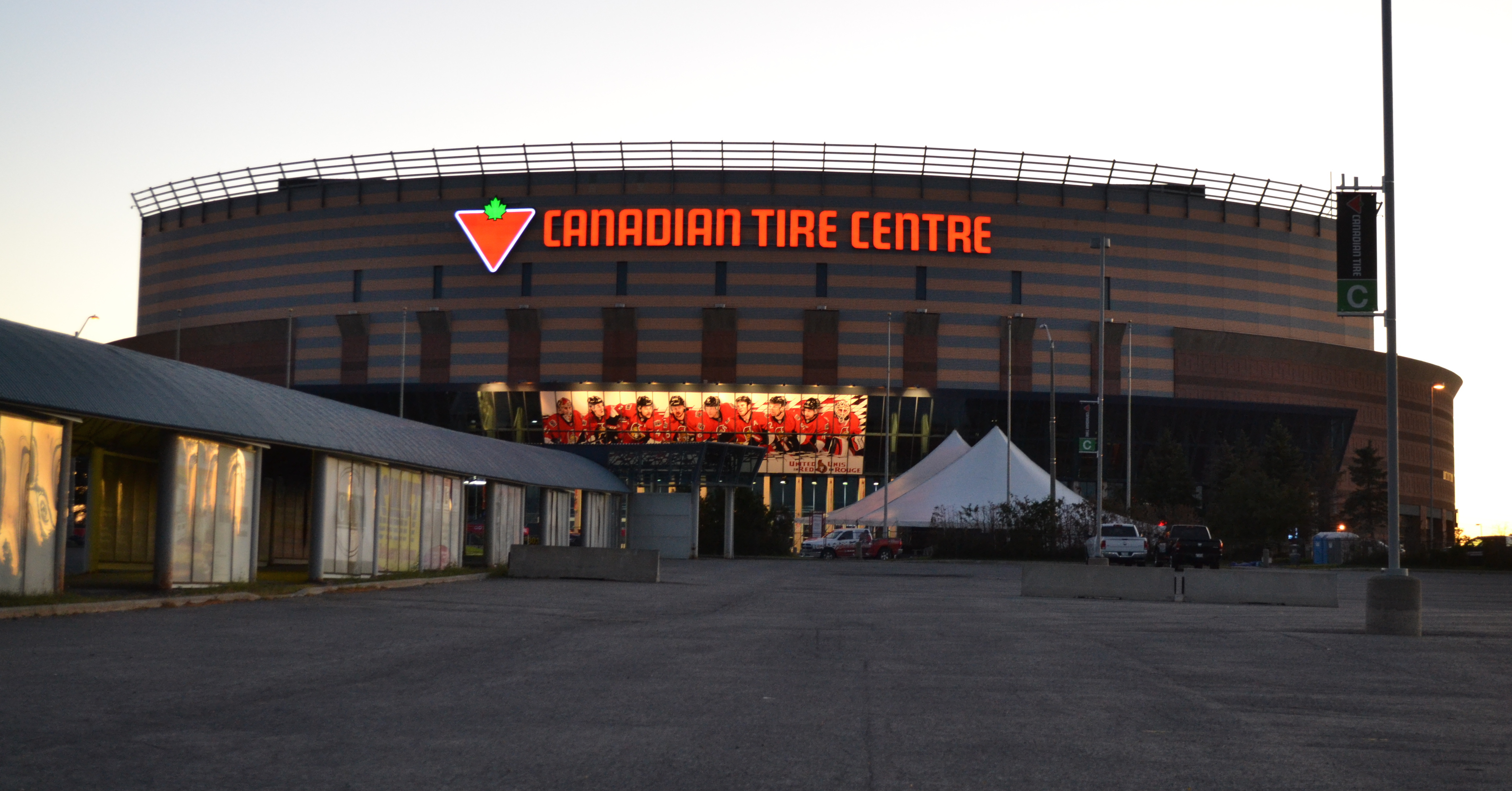 The Canadian Tire Centre exterior in Kanata, Ottawa, in daylight (September 2014).