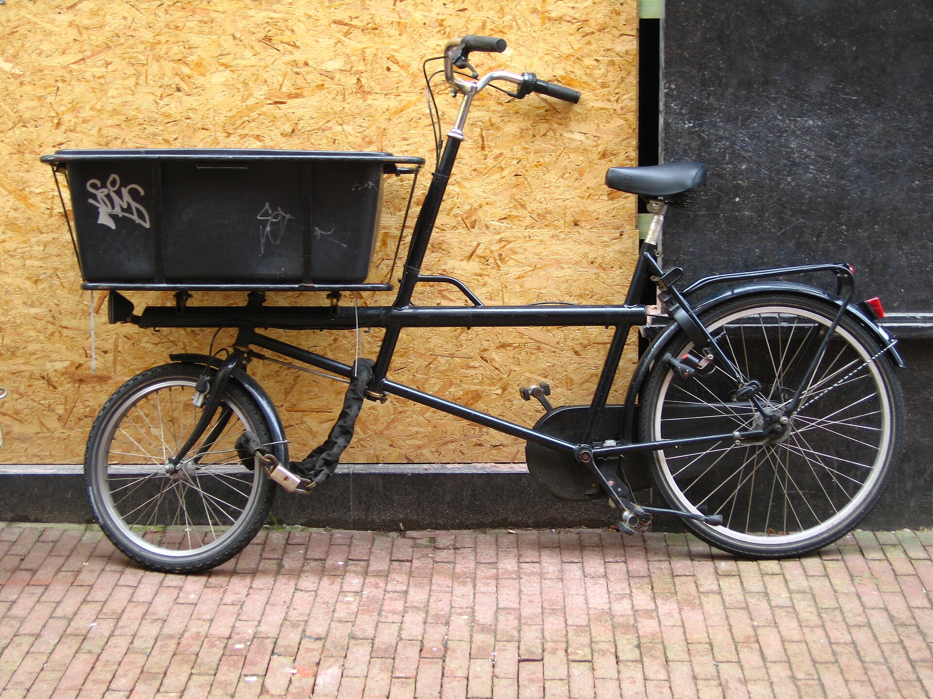 Rent the bike: it's how the city moves.