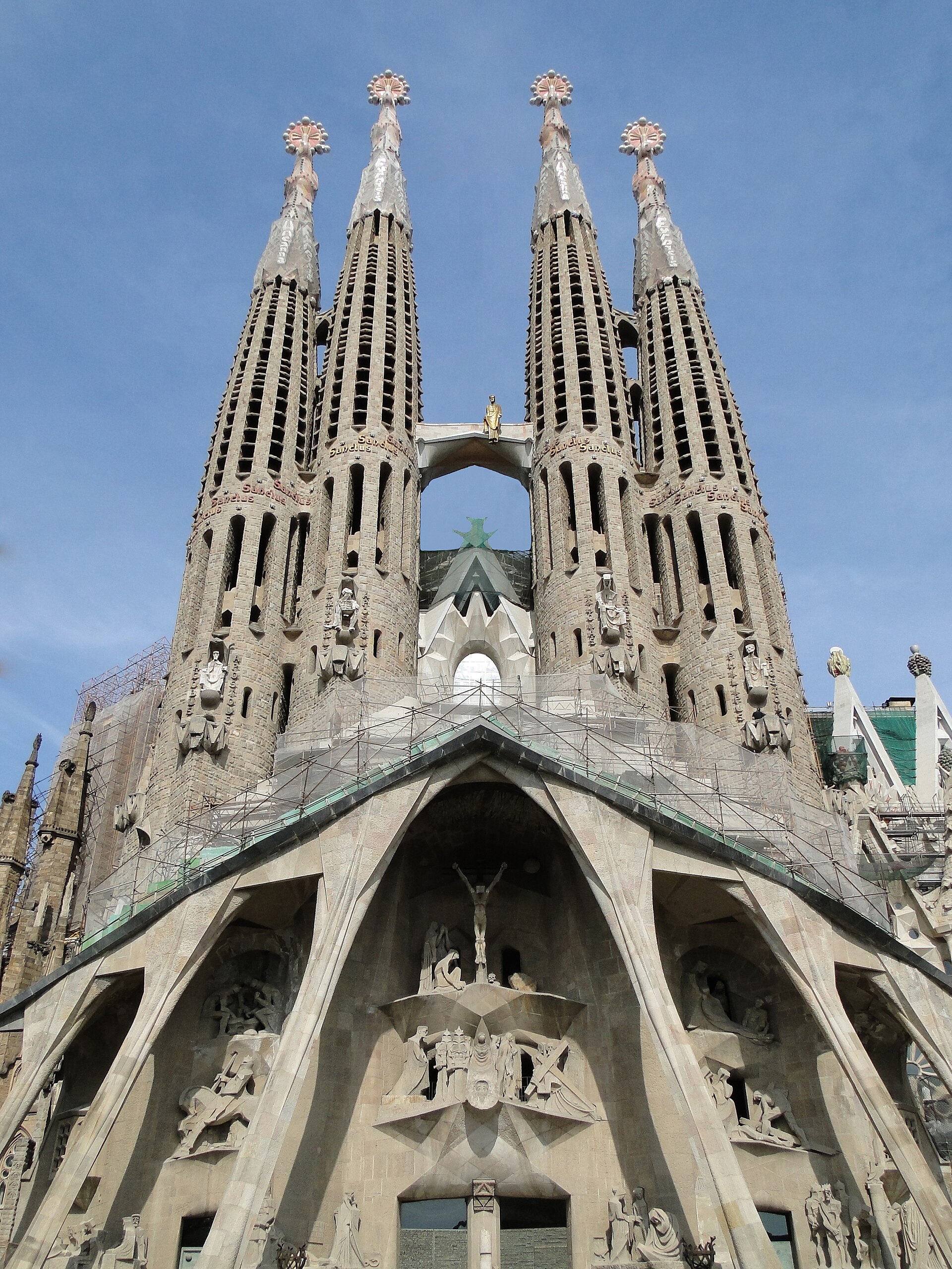 Barcelona for first-timers: Gaudi, tapas, and the beach