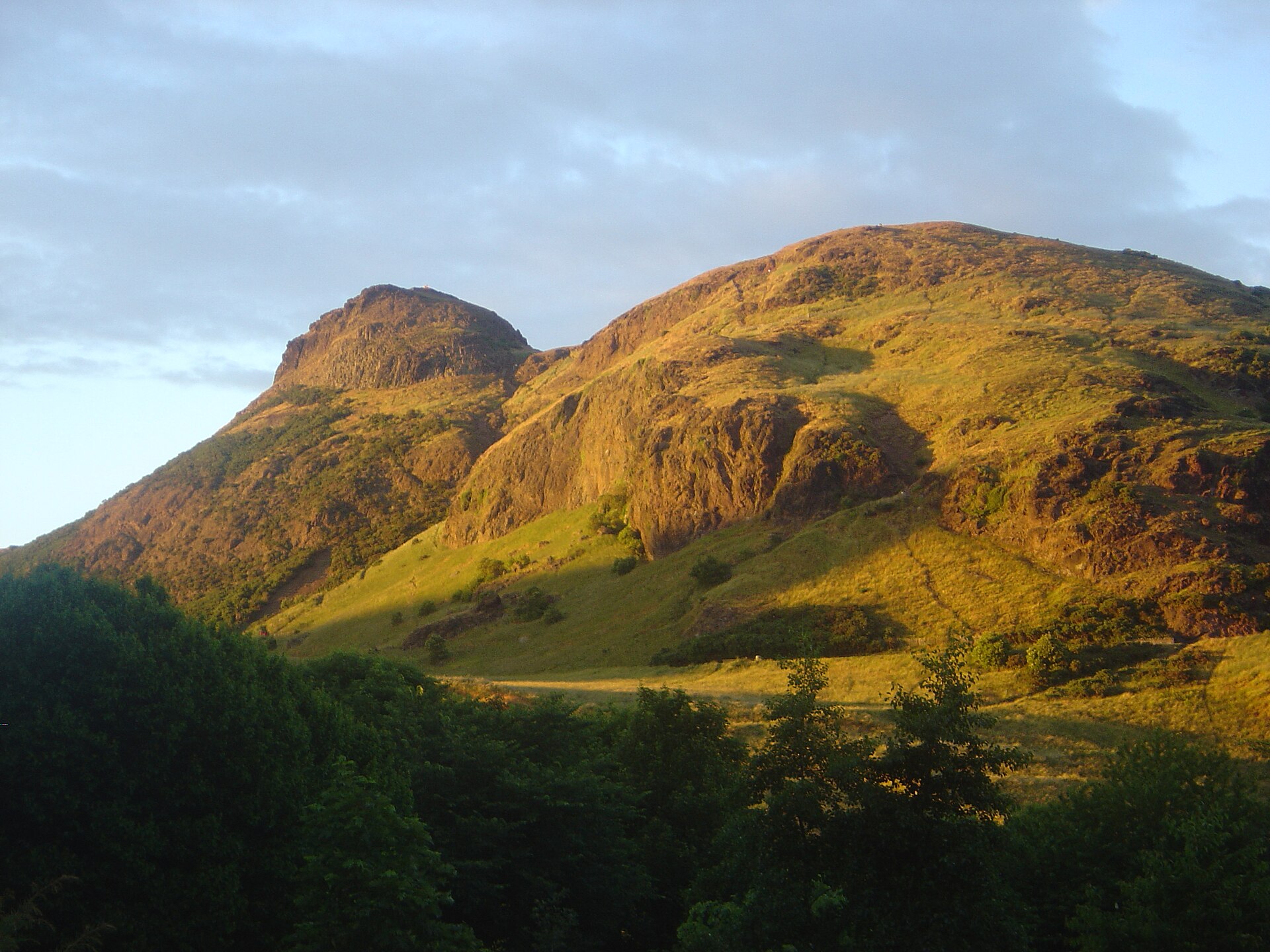 Arthur's Seat: the hike up for the classic panorama.