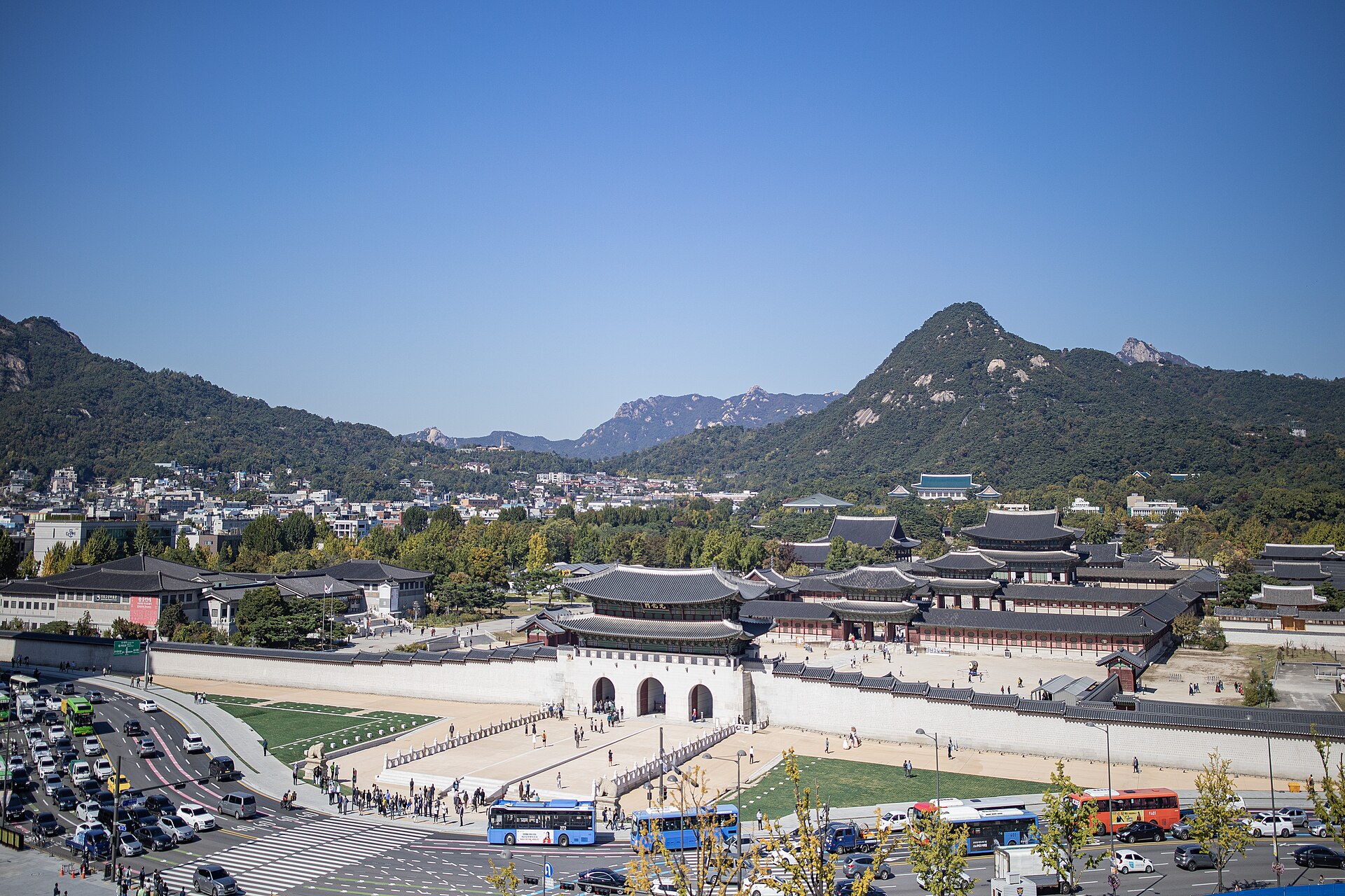 Gyeongbokgung Palace: start early, time the changing of the guard.