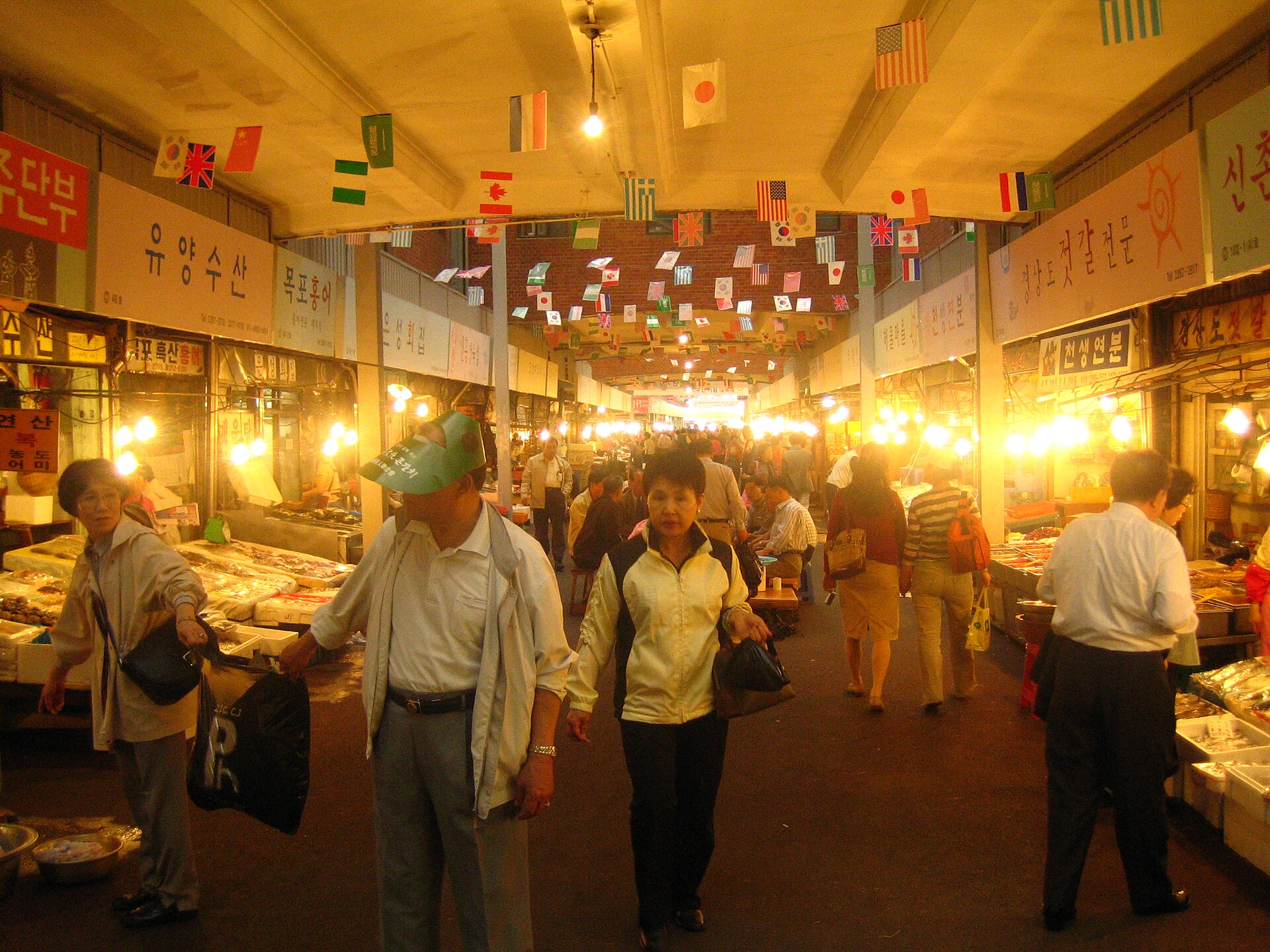 Gwangjang Market: the food stalls are the attraction.