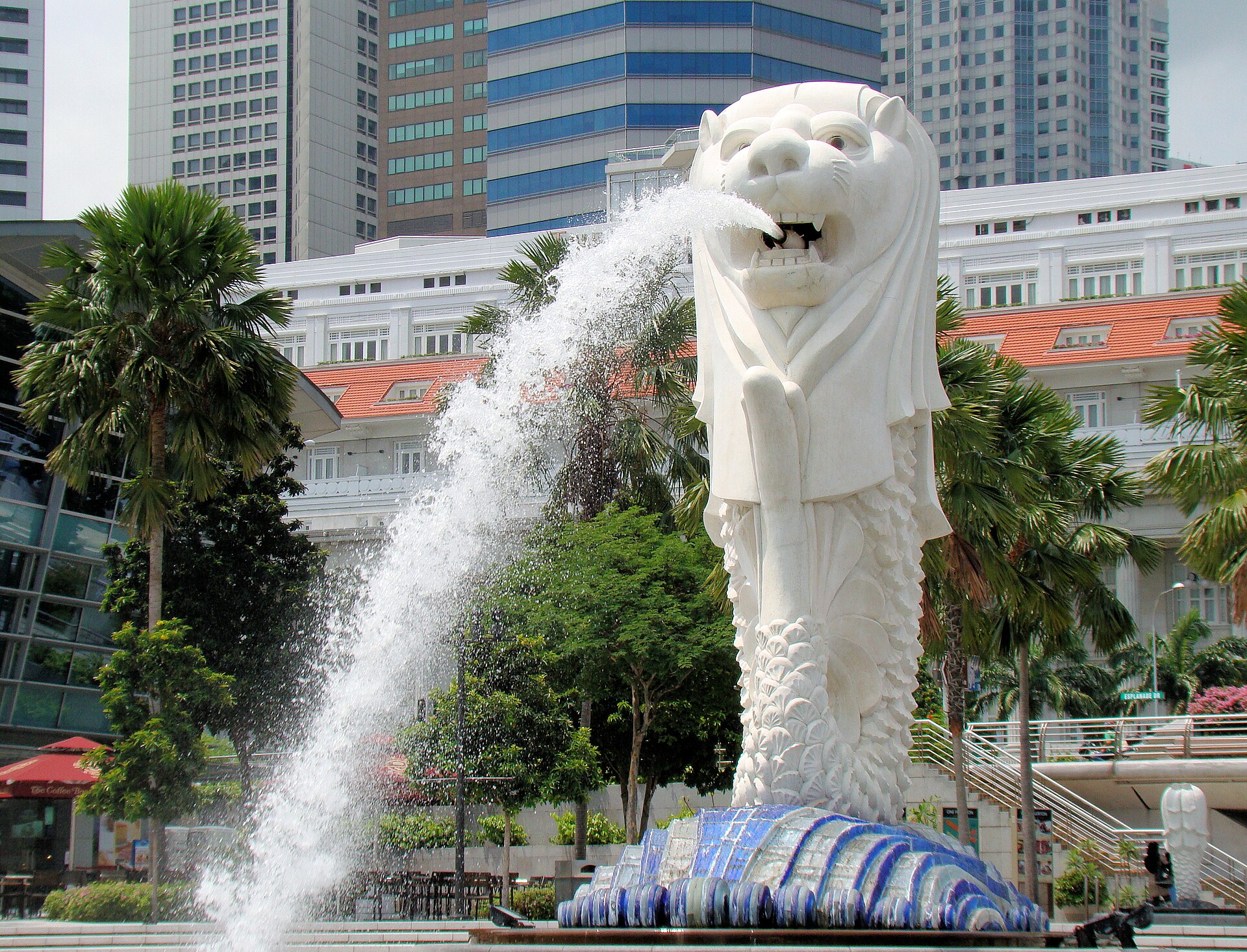 The Merlion: touristy, unavoidable, and you might as well get the photo.
